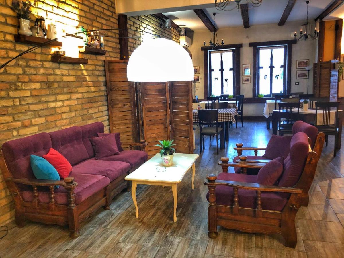 Tepic Garni Hotel Temerin エクステリア 写真
