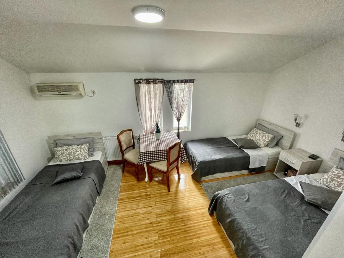 Tepic Garni Hotel Temerin エクステリア 写真