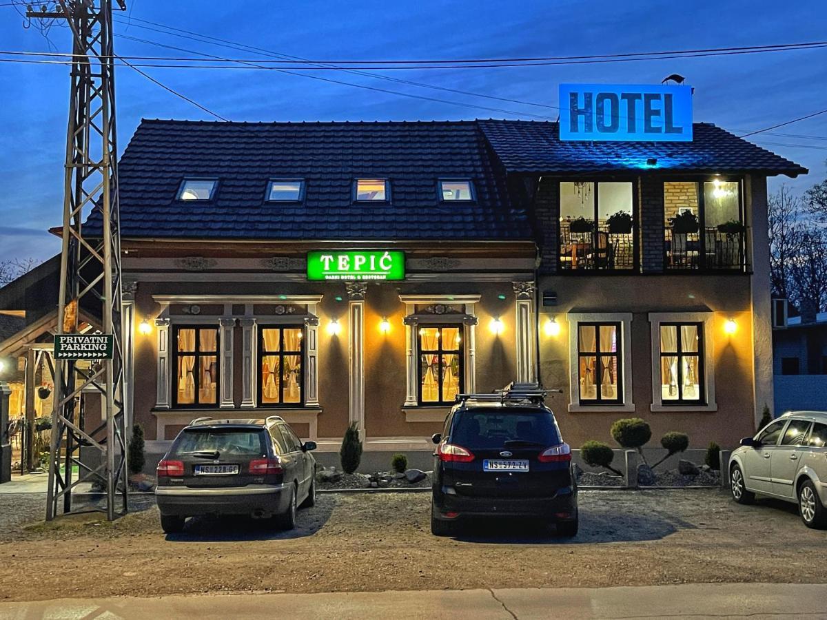 Tepic Garni Hotel Temerin エクステリア 写真