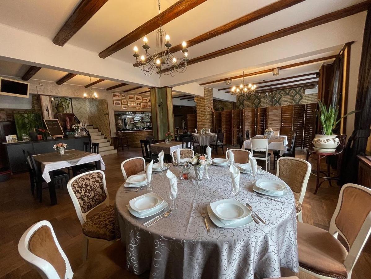 Tepic Garni Hotel Temerin エクステリア 写真