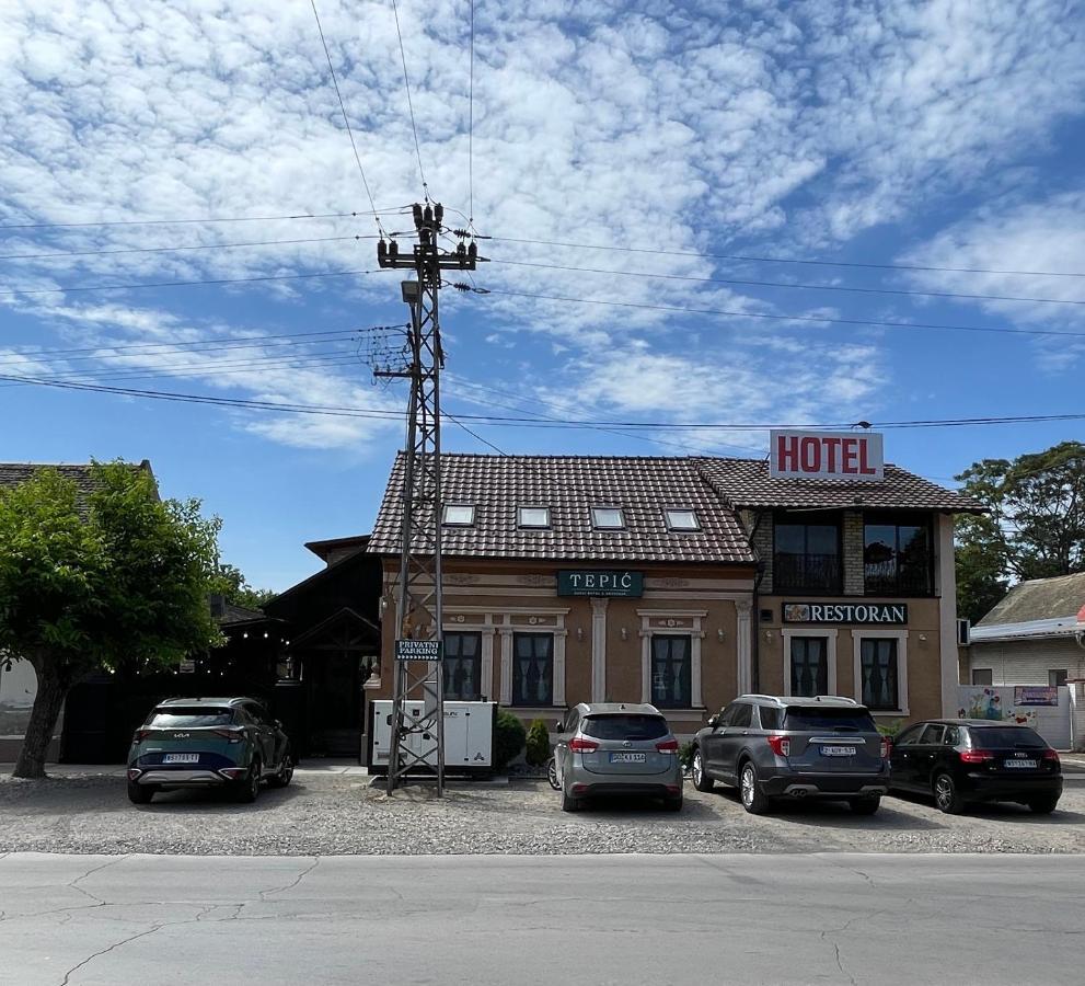 Tepic Garni Hotel Temerin エクステリア 写真
